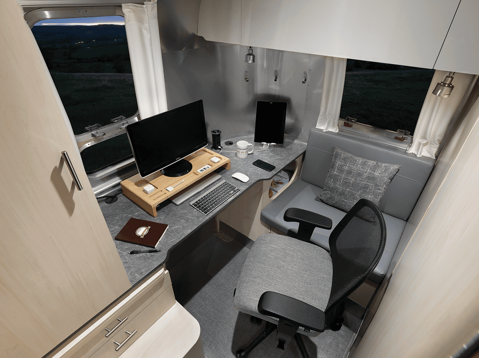 espace bureau caravane digital nomad airstream